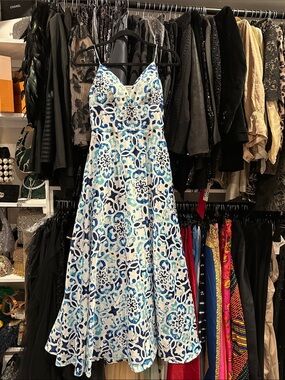 BETSY & ADAM Women's Size 2 Blue/White Satin V-Neck Ball Gown summer dress